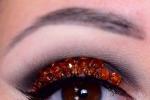 How to do makeup with rhinestones and glitter