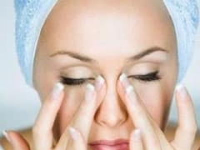 Skin care around the eyes - how to do it right